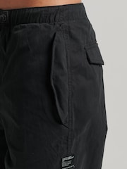 Черный/хромированный - Брюки Superdry Parachute Grip - Изображение 4 из 4