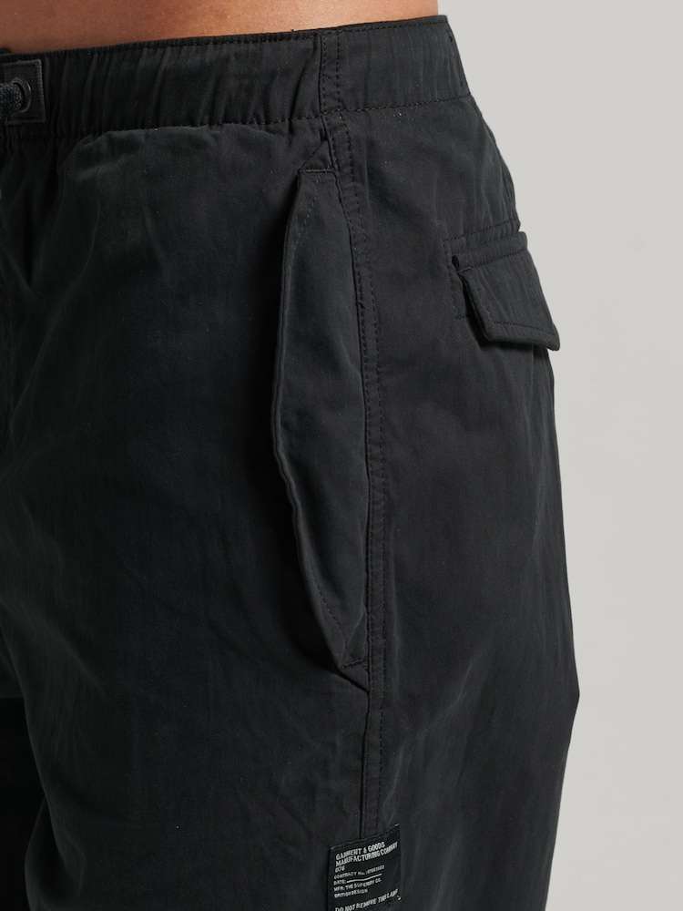 Черный/хромированный - Брюки Superdry Parachute Grip - Изображение 4 из 4