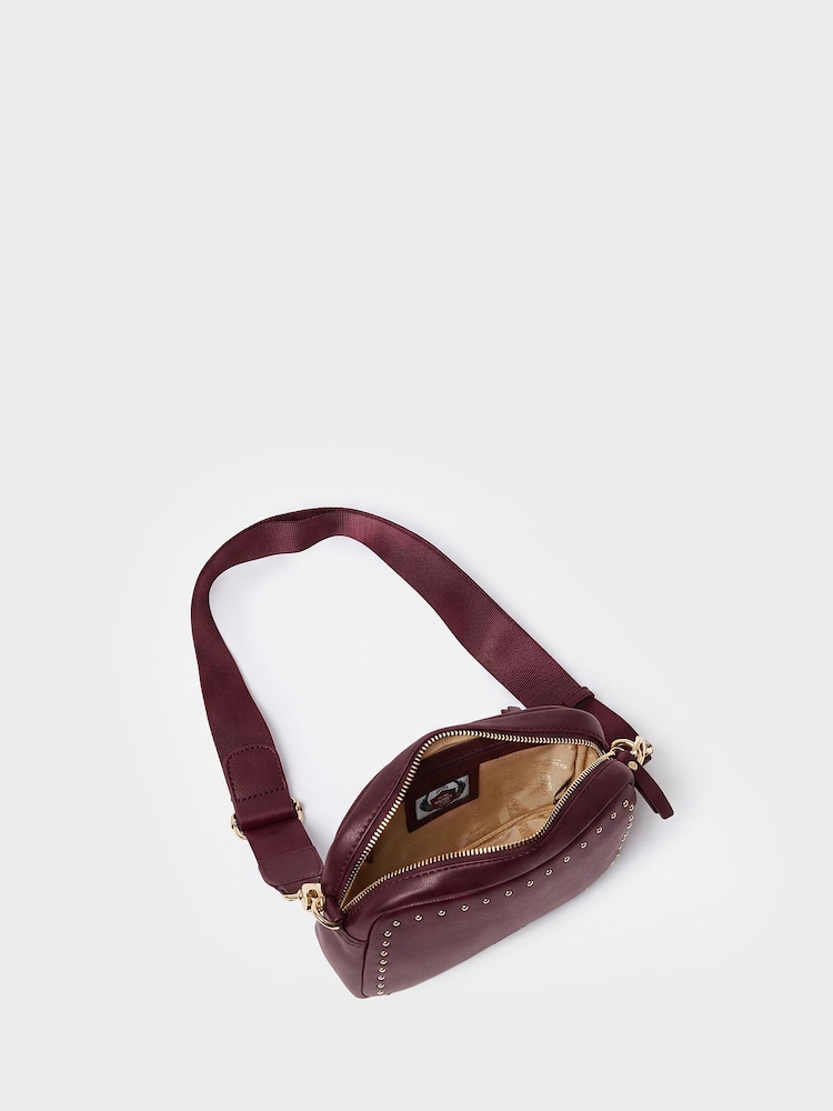 أحمر - Osprey London The Studded Leather Camera Bag - صورة 4 من 4 أحمر - Osprey London The Studded Leather Camera Bag - صورة 4 من 4