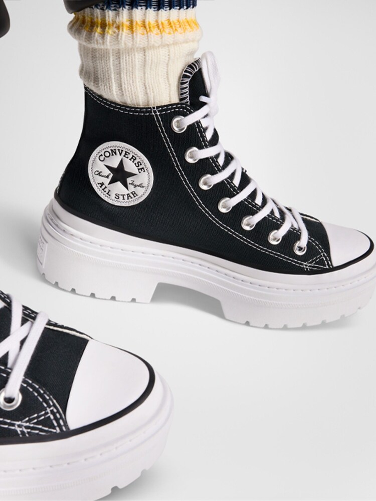 Converse Black/White Chuck Taylor All Star Lugged Heel Canvas Trainers - Image 11 of 11