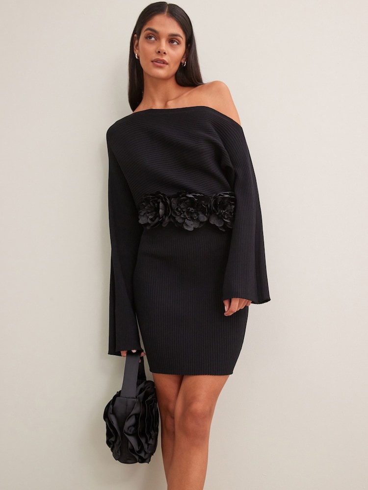 Black Corsage Flower Wide Belt - Image 2 of 9 Black Corsage Flower Wide Belt - Image 2 of 9