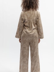 Fable and Eve Wavy Contour Print Wide Leg Pyjamas Set - Image 3 de 4