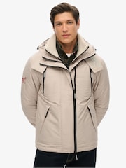 טירה אפורה  - Superdry ז'קט רוח עם קפוצ'ון, דגם Mountain - תמונה 1 מתוך 6