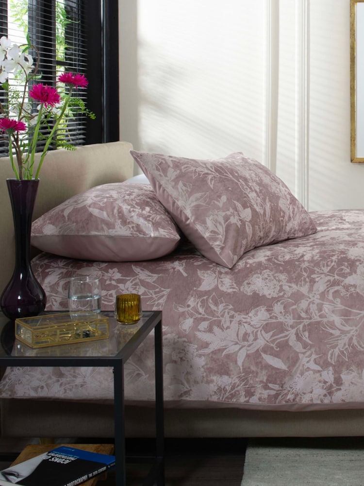 The Lyndon Company Pink Chatsworth Duvet Cover and Pillowcase Set - Image 1 of 5