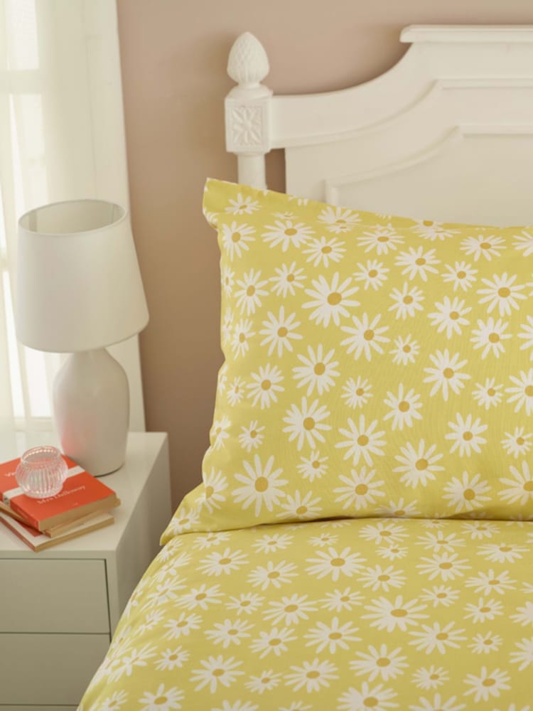 Deyongs Yellow Lazy Daisy Duvet Cover and Pillowcase Set - Image 4 of 4