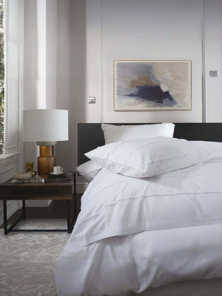 The Lyndon Company White On The Line Duvet Cover and Pillowcase Set - Image 5 of 5 The Lyndon Company White On The Line Duvet Cover and Pillowcase Set - Image 5 of 5