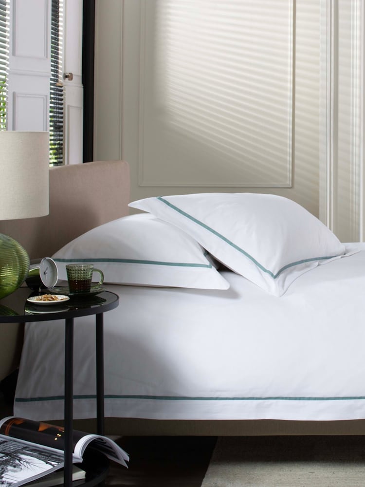 The Lyndon Company Green Hampstead Duvet Cover and Pillowcase Set - Image 2 of 5 The Lyndon Company Green Hampstead Duvet Cover and Pillowcase Set - Image 2 of 5