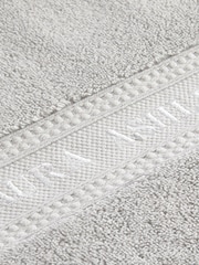 Laura Ashley - luxe 100% katoenen handdoek met borduursel - Image 4 of 4