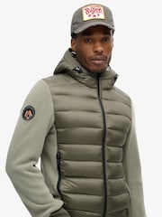 Verde oliva polvoriento - Chaqueta bomber polar con capucha Storm de Superdry - Imagen 2 de 5