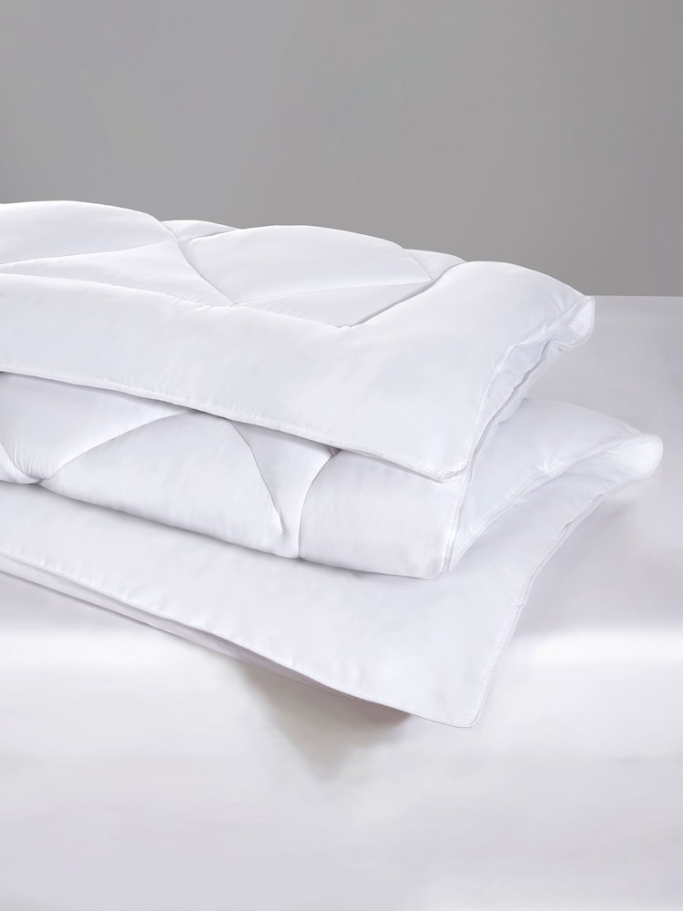 BHS 13.5 Tog Duvet - Image 3 of 3