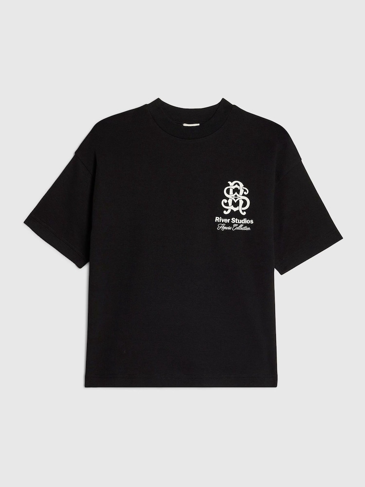 River Island Black RI Logo Oversized T-Shirt - Image 1 of 4 River Island Black RI Logo Oversized T-Shirt - Image 1 of 4