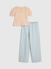 طقم من رداء عُلوي مزيّن بتصميم فيونكة وبنطلون جينز Barry برِجل واسعة من River Island - صورة 3 من 5
