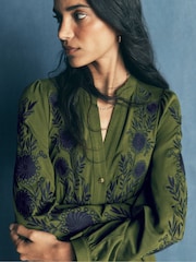 Green Embroidery - Boden Juliet Jersey Midi-kjole - Bilde 2 av 7