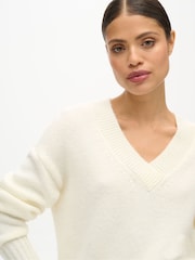 Suéter Superdry Essential com decote em V - Imagem 4 de 7