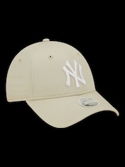 New Era® Womens New York Yankees Essential 9FORTY 100% Cotton Cap - Image 1 of 5