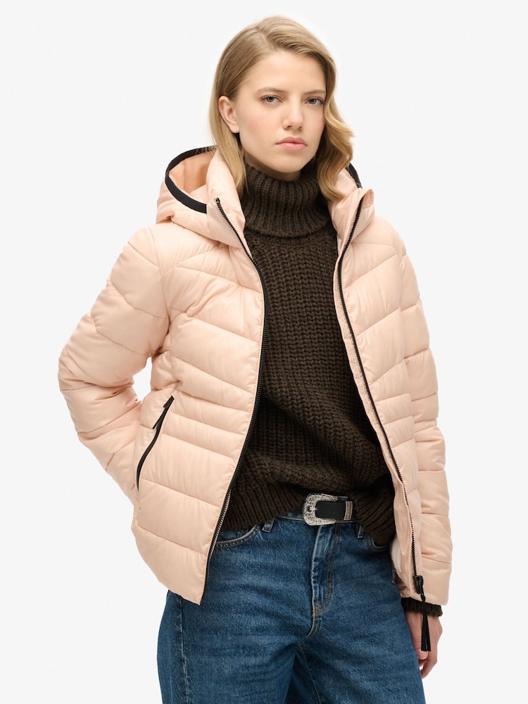 Frappe Beige - Chaqueta acolchada con capucha Fuji de Superdry - Imagen 1 de 7