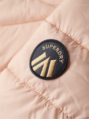 Frappe Beige - Chaqueta acolchada con capucha Fuji de Superdry - Imagen 6 de 7