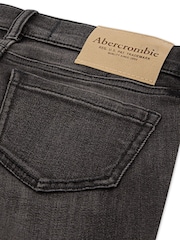 Abercrombie & Fitch džinsi ar zemu jostasvietu un platu piegriezumu - Attēls 8 no 8