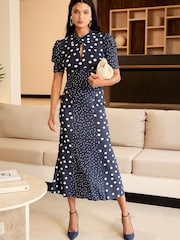 Tupfen, Weiß - Lipsy Kurzärmeliges Midikleid mit geraffter Taille - Bild 1 von 4