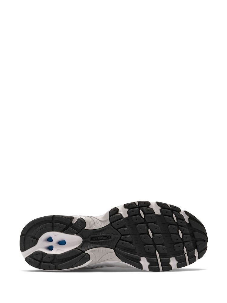 New Balance White/Silver Womens 530 Trainers - Image 6 of 6