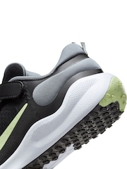 Nike Black/Lime Junior Revolution 7 Trainers - Image 9 of 10