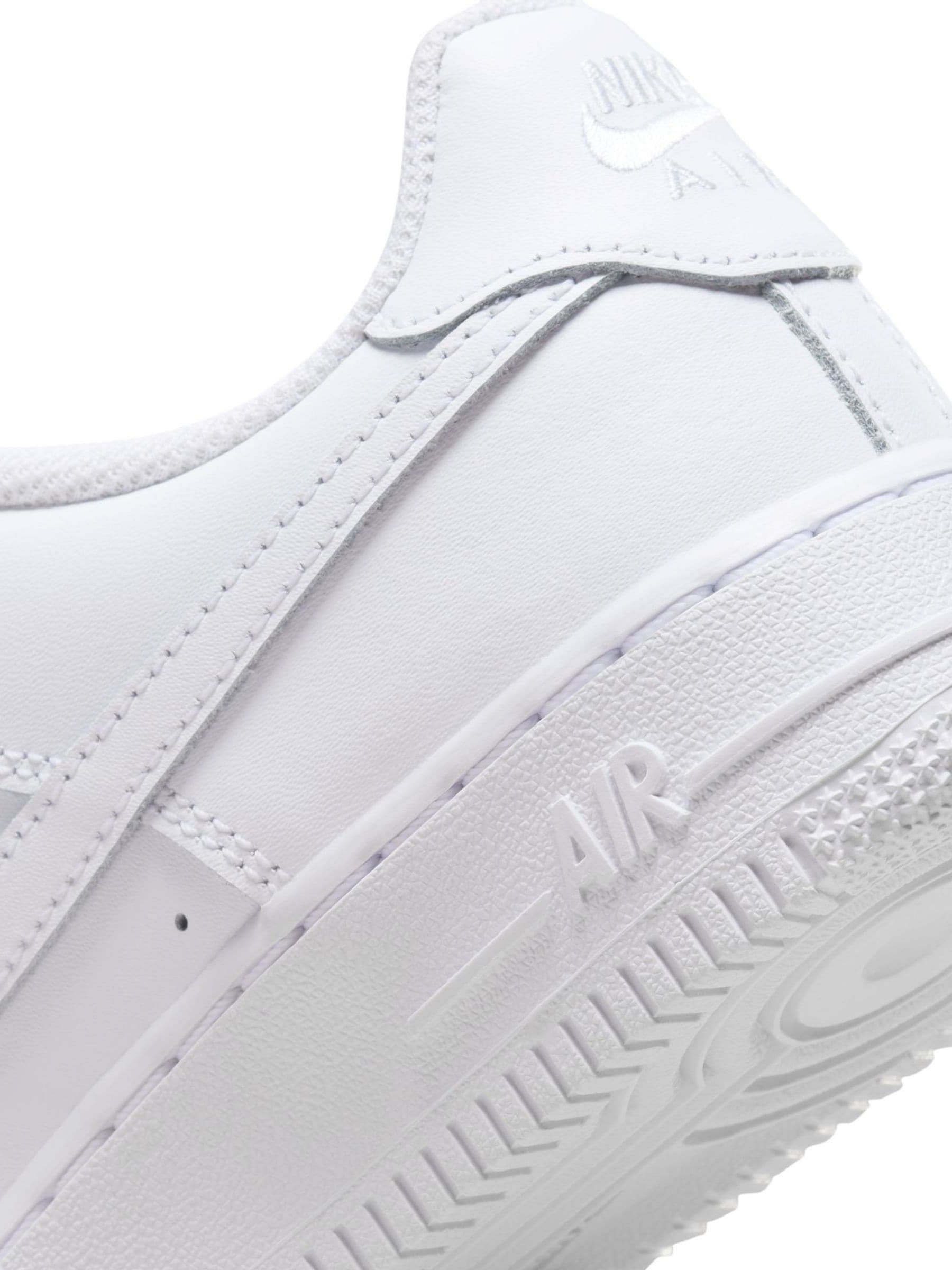 Plain white nike trainers clearance