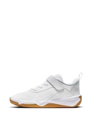 Nike White Junior Omni Multi Court Trainers - Image 6 of 11