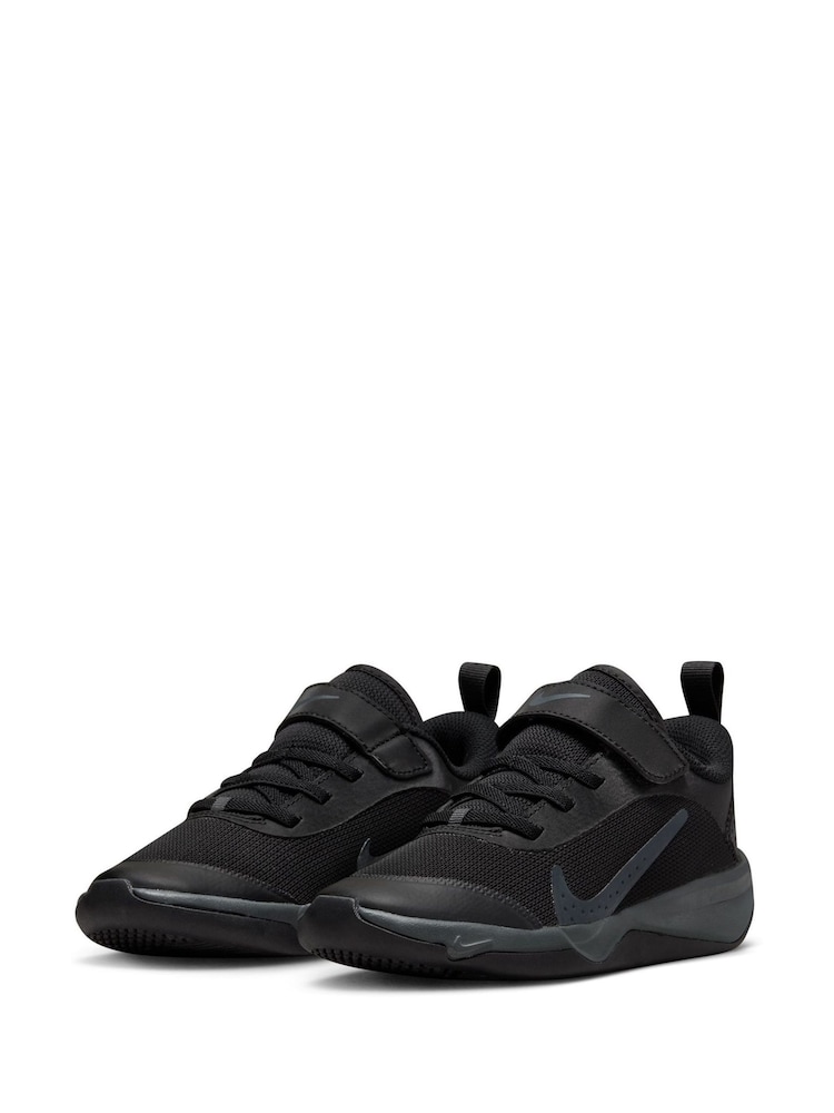 Nike Black Junior Omni Multi Court Trainers - Image 2 of 9