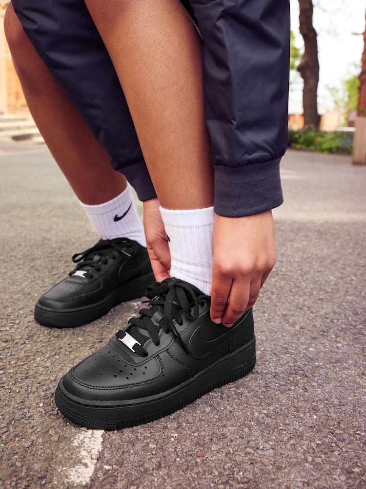 Nike Black Air Force 1 Youth Trainers - Image 6 of 19