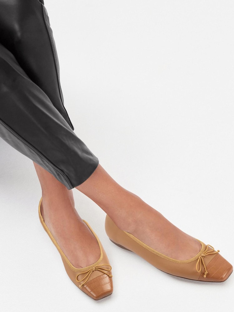 Marron chameau - Ballerines Forever Comfort® en cuir à bout carré - Image 1 of 6
