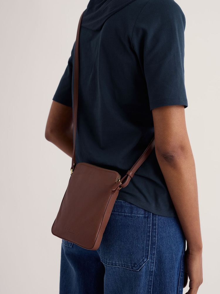 Seasalt Cornwall Brown Kenwyn Phone Bag - Image 2 of 6 Seasalt Cornwall Brown Kenwyn Phone Bag - Image 2 of 6