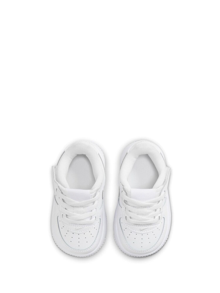 Nike White Infant Air Force 1 Mid EasyOn Trainers - Image 10 of 10
