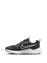 Nike Black/White Youth Cosmic Running Trainers - Image 4 of 4