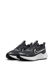 Nike Black/White Youth Cosmic Running Trainers - Image 5 of 11