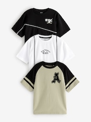 Noir/Blanc/Pierre Grunge Varsity - Relaxed Fit Graphic Print Short Sleeve 100% Cotton T-Shirts 3 Pack (3-16yrs) - Image 1 de 9