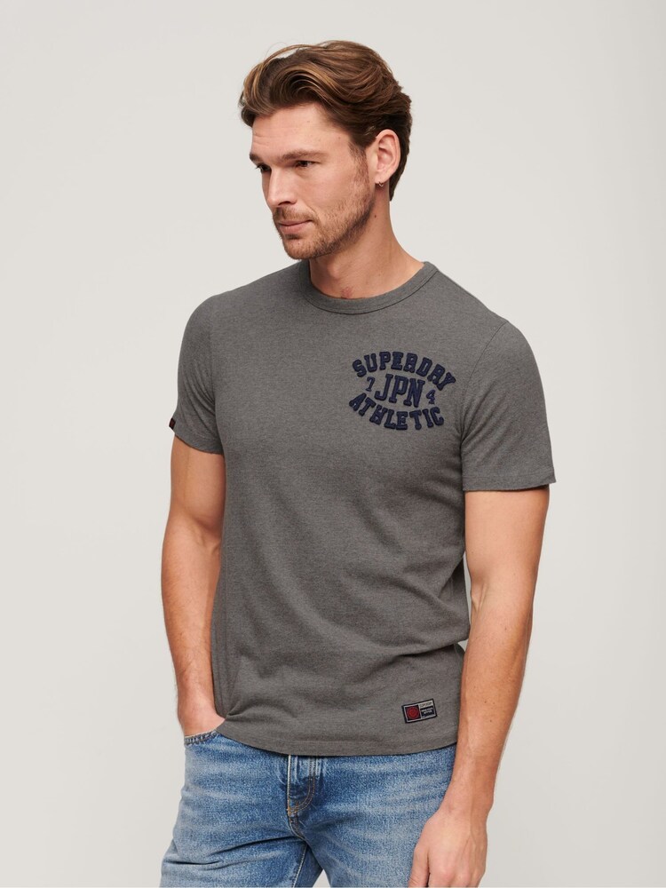 Grau - Superdry 100% Cotton Vintage Athletic Chest Short Sleeve T-Shirt - Bild 2 von 7