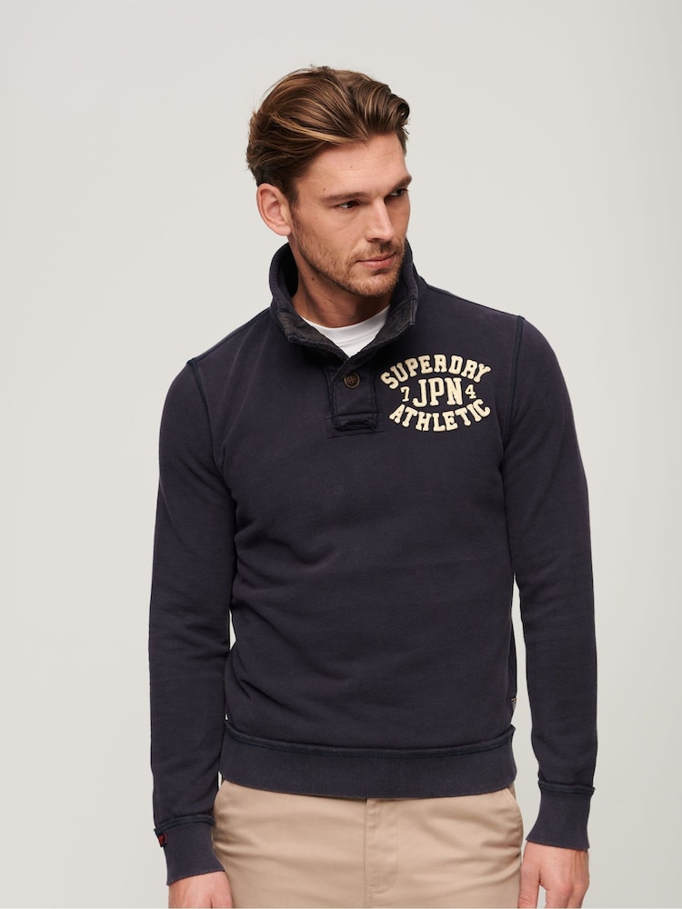 كحلي Eclipse - هودي رياضي بتصميم عتيق من القطن 100% Henley من Superdry - صورة 1 من 6 كحلي Eclipse - هودي رياضي بتصميم عتيق من القطن 100% Henley من Superdry - صورة 1 من 6