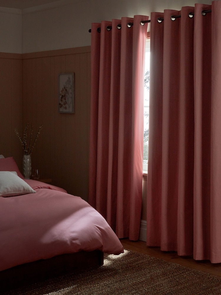 Pink Rose Blackout/Thermal Cotton Eyelet Curtains - Image 2 of 8