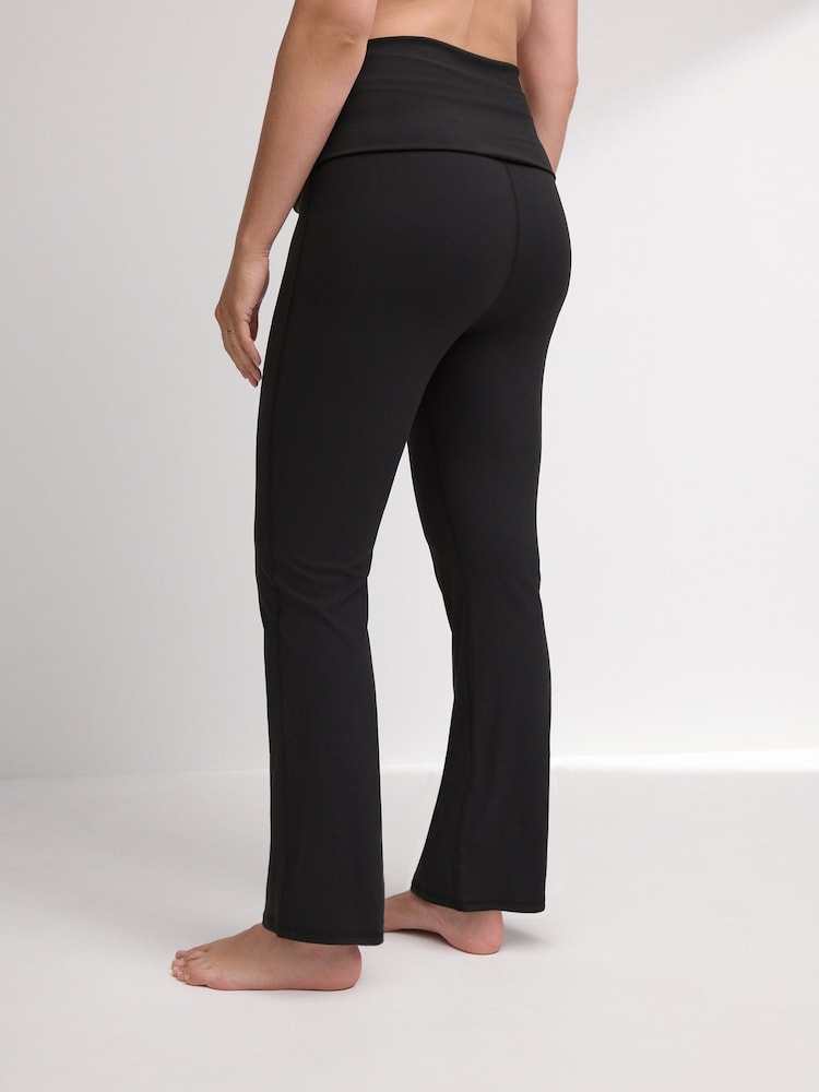 Black Maternity Yoga Flare Leggings - Image 4 of 9