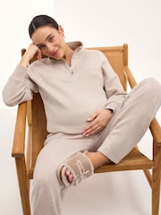 Neutrale Farbe - Sweatshirt mit Viertelreißverschluss (Umstandsmode) - Bild 3 von 8