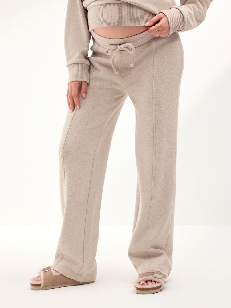 Neutrale Farbe - Jogginghose mit weitem Bein für Schwangere - Bild 2 von 8 Neutrale Farbe - Jogginghose mit weitem Bein für Schwangere - Bild 2 von 8