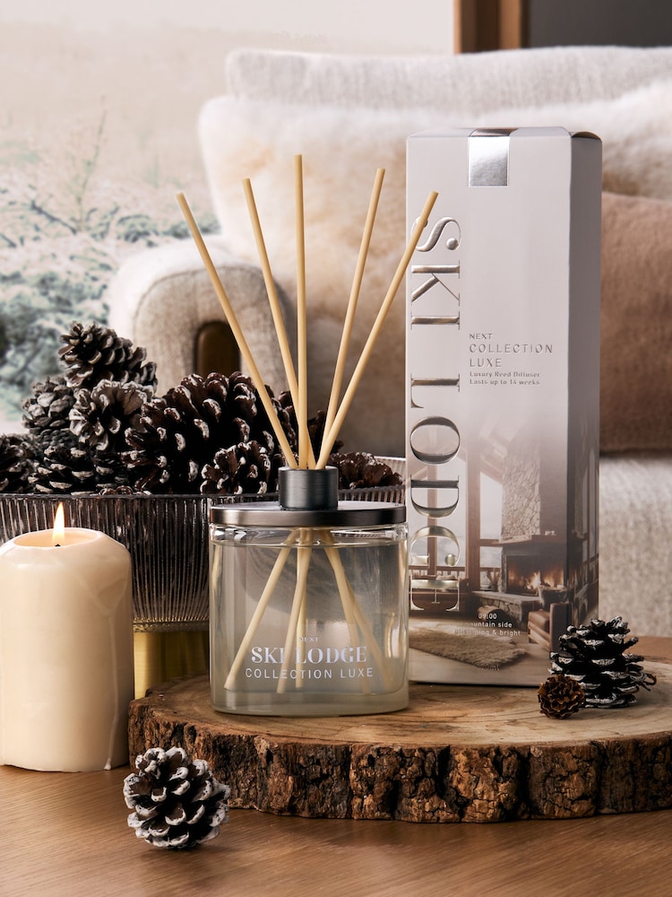 Collection Luxe Ski Lodge Iris and Bergamot 170ml Luxury Fragranced Reed Diffuser - Image 1 of 3