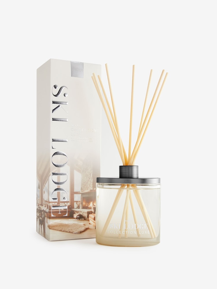 Collection Luxe Ski Lodge Iris and Bergamot 170ml Luxury Fragranced Reed Diffuser - Image 3 of 3