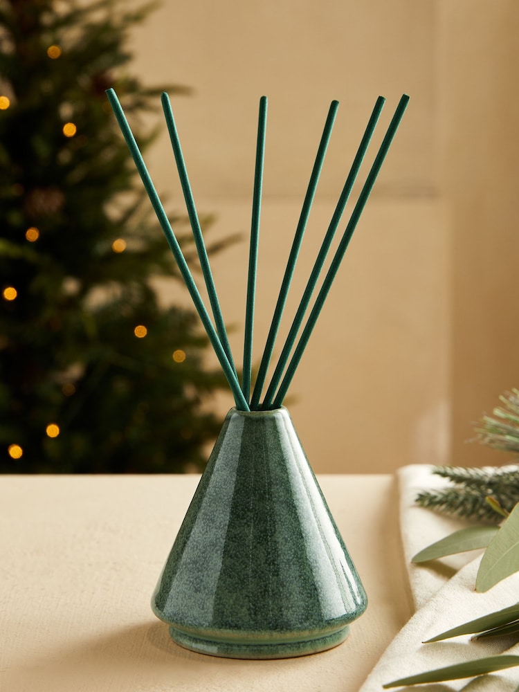 Christmas Tree Pine and Eucalyptus 100ml Fragranced Diffuser - Image 1 of 4