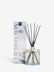 Collection Luxe New York Snow Day Jasmine and Cedarwood 170ml Luxury Fragranced Reed Diffuser - Image 3 of 3