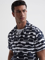 Reiss Navy/White Oakland Abstract Printed Cuban Collar Shirt - Image 4 of 6