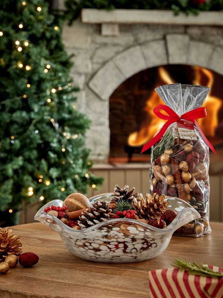 Festive Spice Scented Christmas Pot Pourri - Image 1 of 5