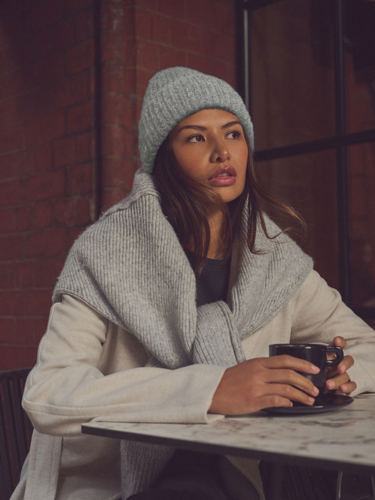 Grey Knitted Beanie Hat - Image 2 of 4 Grey Knitted Beanie Hat - Image 2 of 4