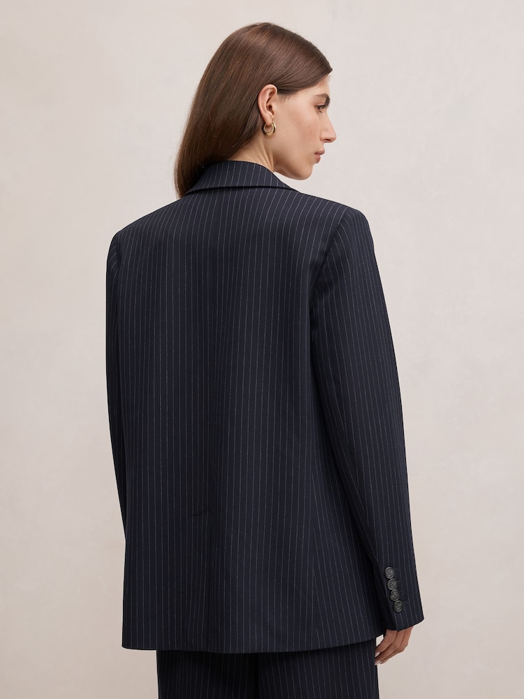 Blazer à rayures Paloma à simple boutonnage de Forever New - Image 2 sur 5 Blazer à rayures Paloma à simple boutonnage de Forever New - Image 2 sur 5