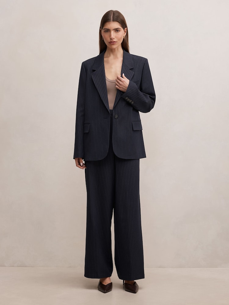 Blazer à rayures Paloma à simple boutonnage de Forever New - Image 5 sur 5 Blazer à rayures Paloma à simple boutonnage de Forever New - Image 5 sur 5